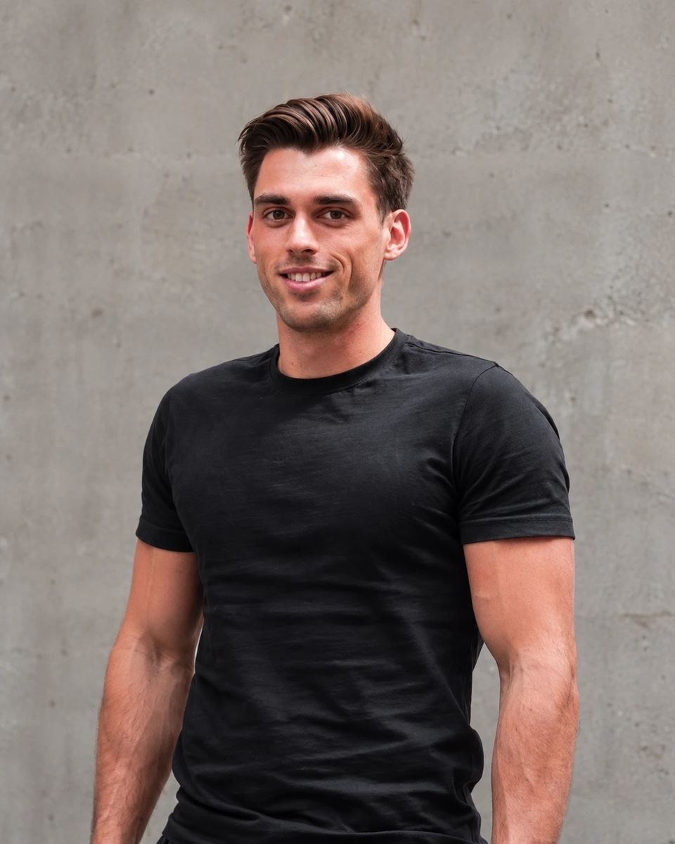 Kilian Dull, Inhaber von Leadnetic, vor einer Betonwand